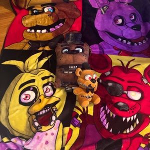 5 Five nights  at Freddy’s blanket and pillow